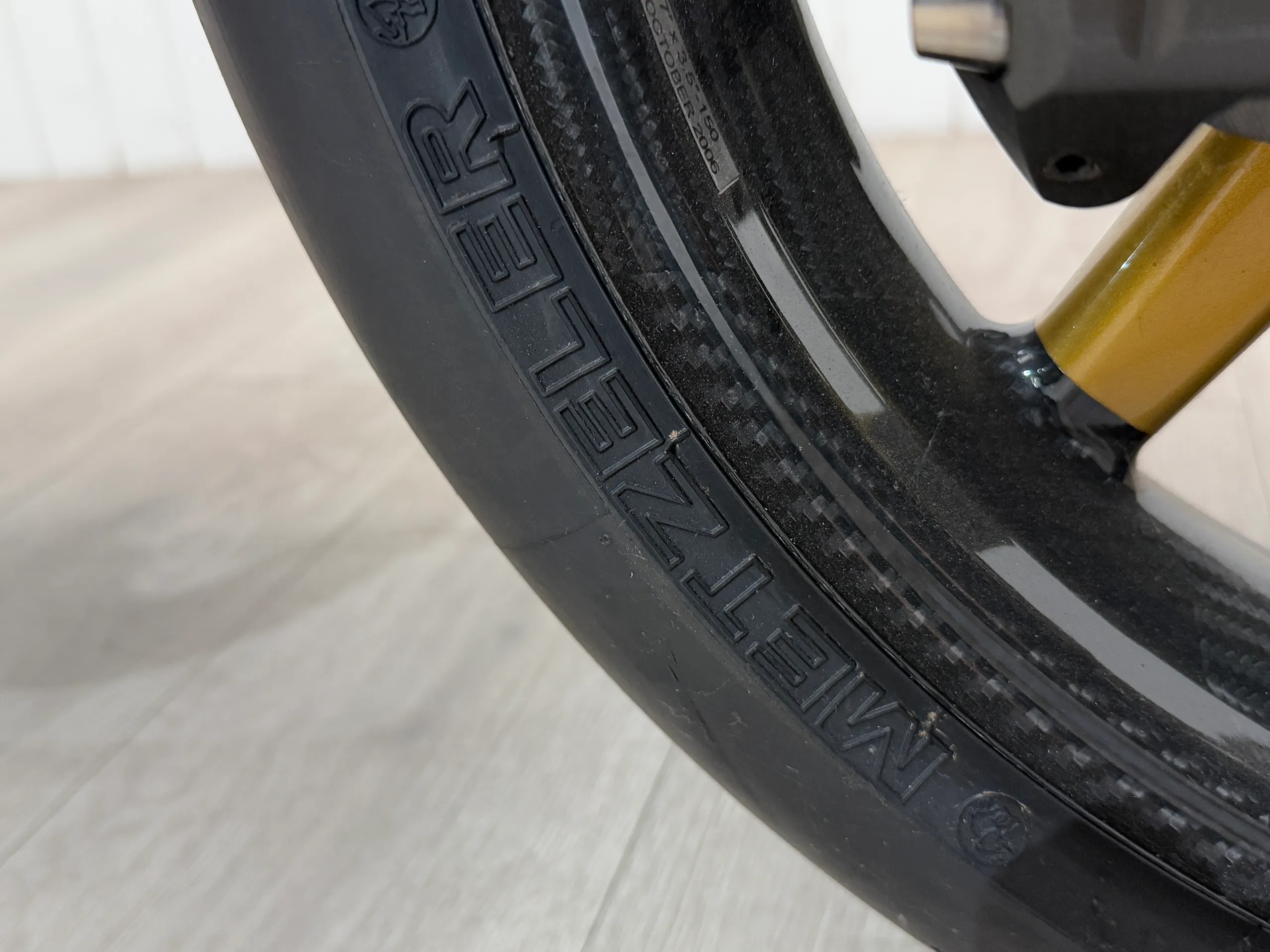 Tire sidewall detail