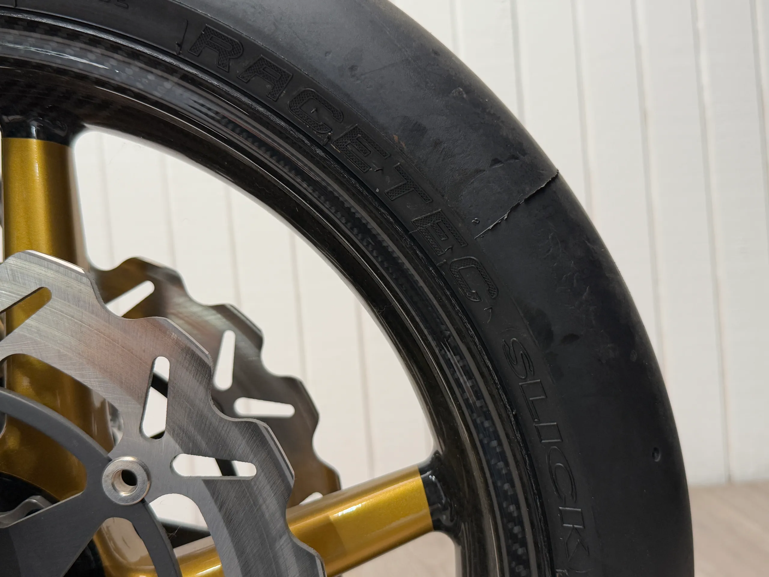 Carbon rim and slick