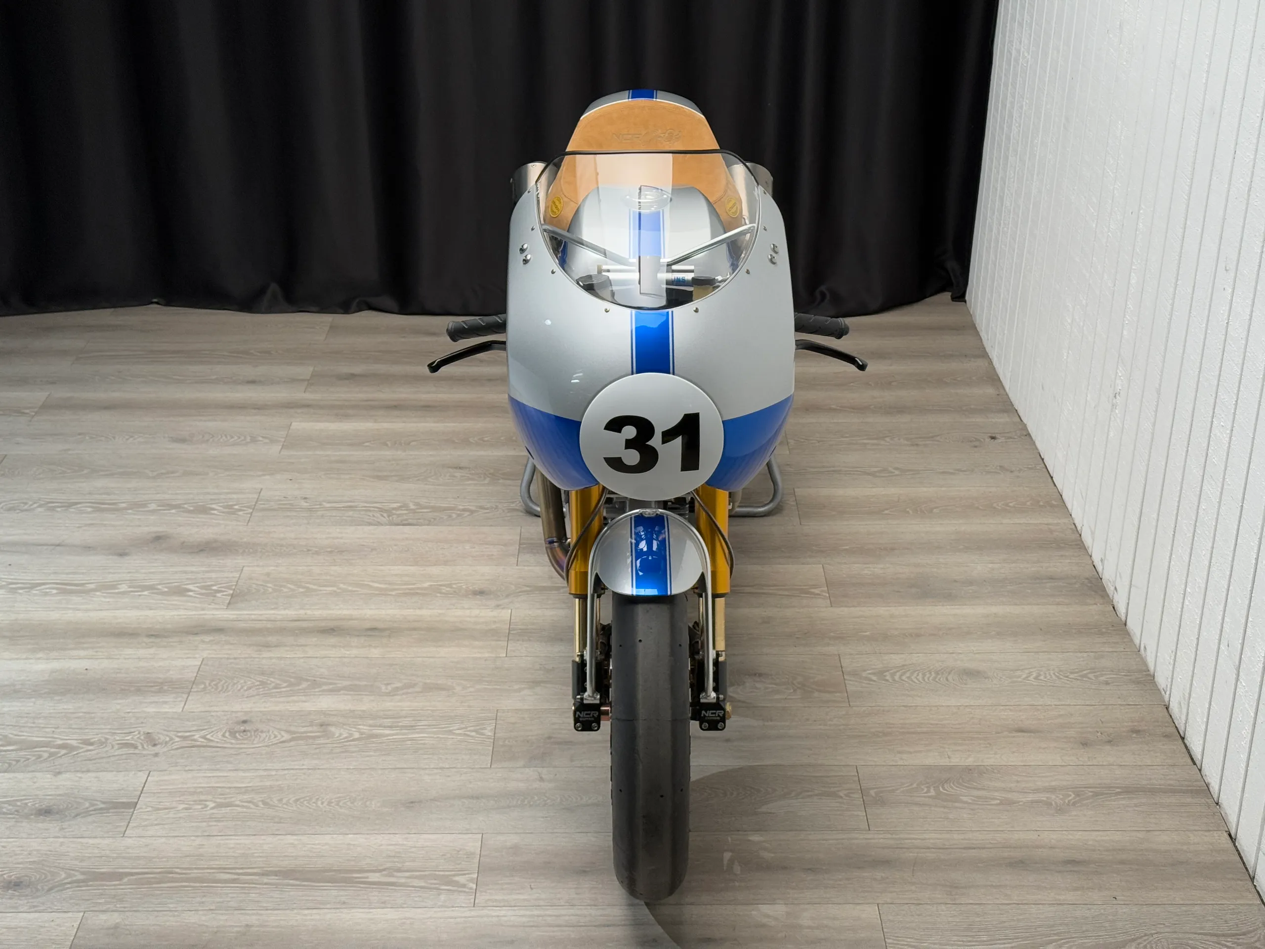 Front view, straight on